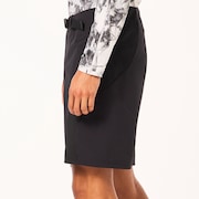 Latitude Arc Short - Blackout