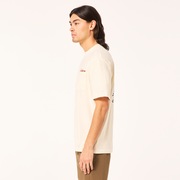 En New Retro Tee Flag 1.0 - Light Cream