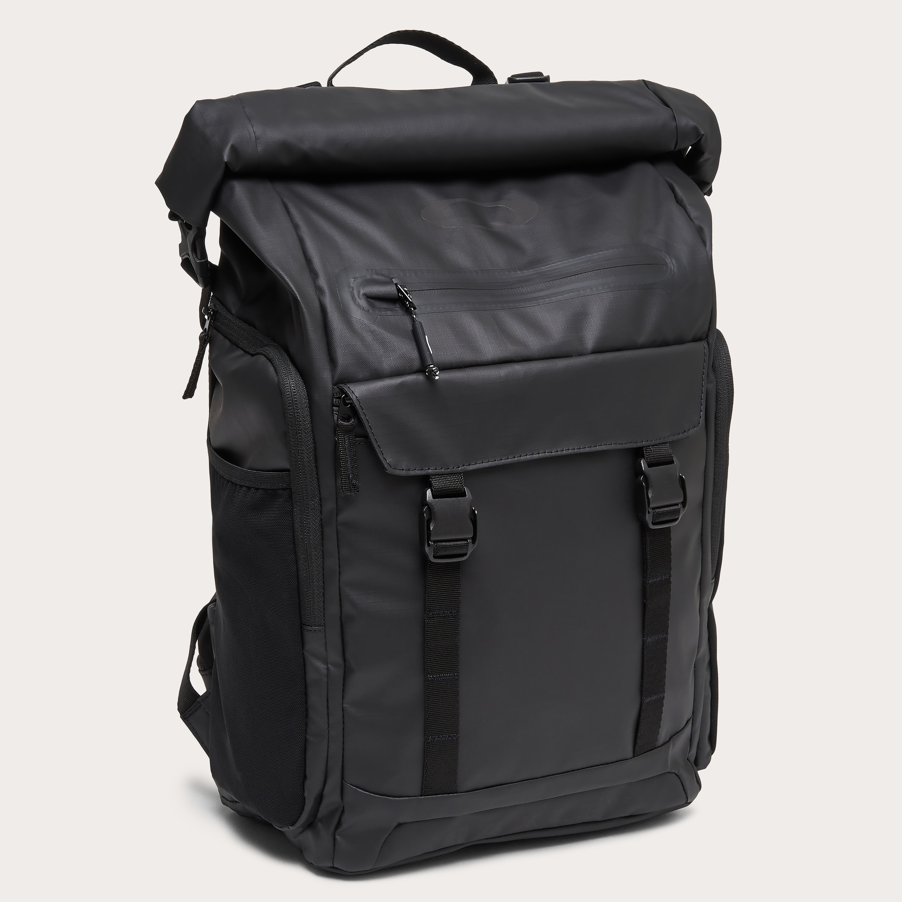 Oakley Road Trip Terrain 25L Rc Pack in Blackout | Oakley® US