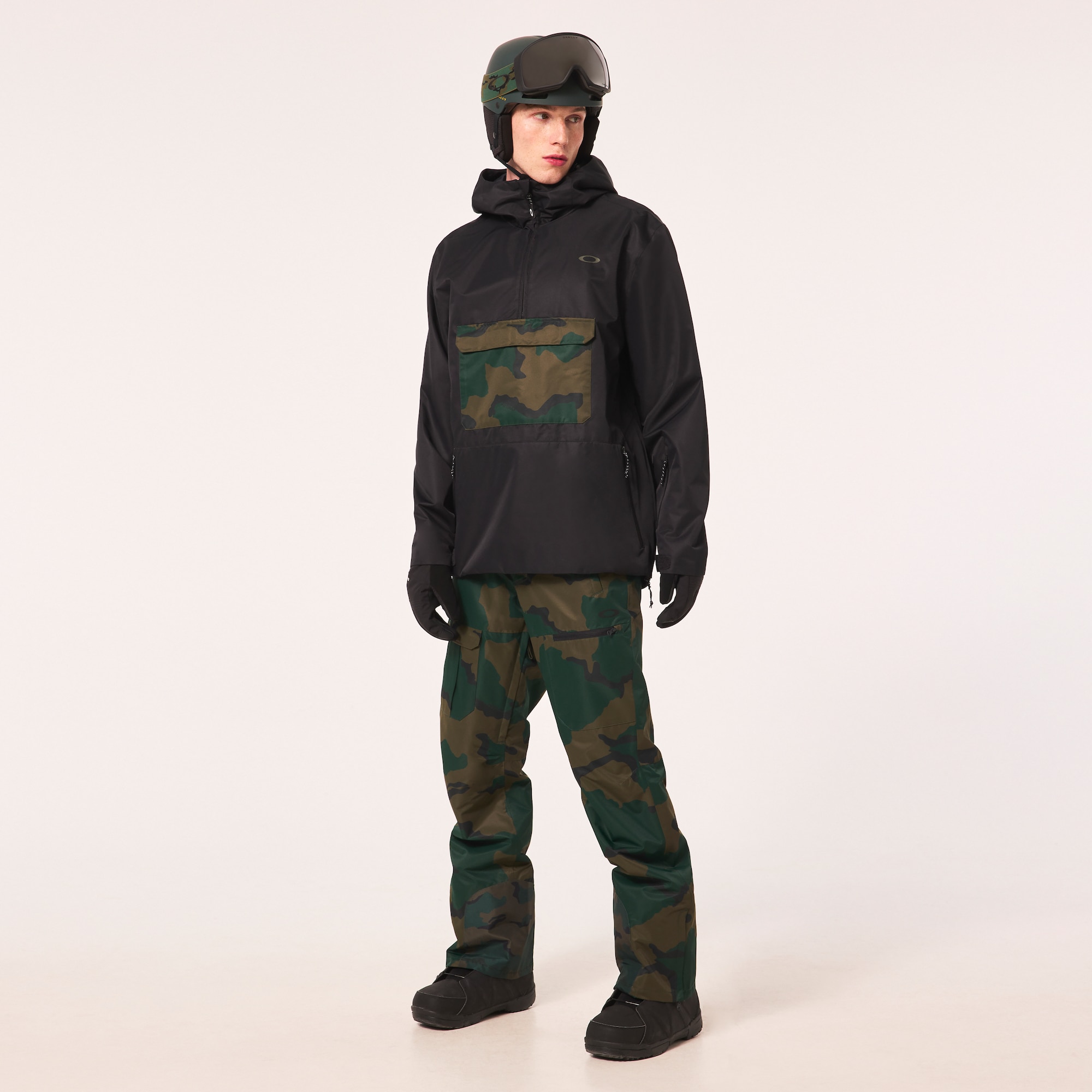 Oakley Divisional Rc Shell Anorak in Blackout | Oakley® US