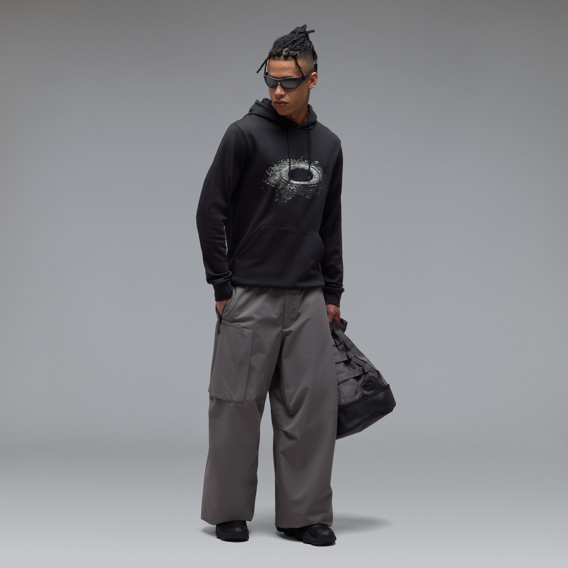 オークリー パーカー OAKLEY 00s バックプリント 海月 オークリー Lunar Ellipse Hoodie Pitch Black | オークリー公式ストア