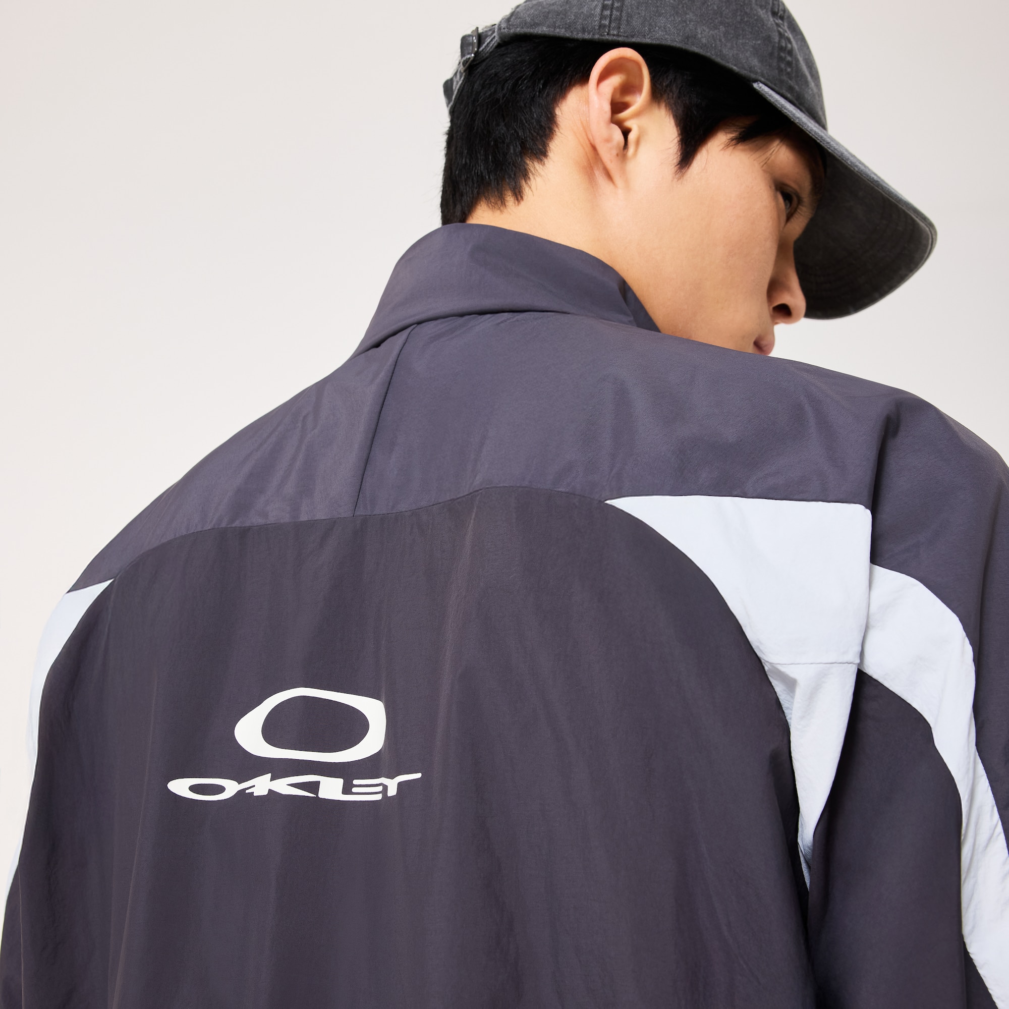 Oakley New Retro Wind Jacket 3.0 in Phantom | Oakley® EU