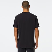 Blurred Scatter Skull Tee - Blackout