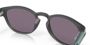 Latch™ - Matte Carbon