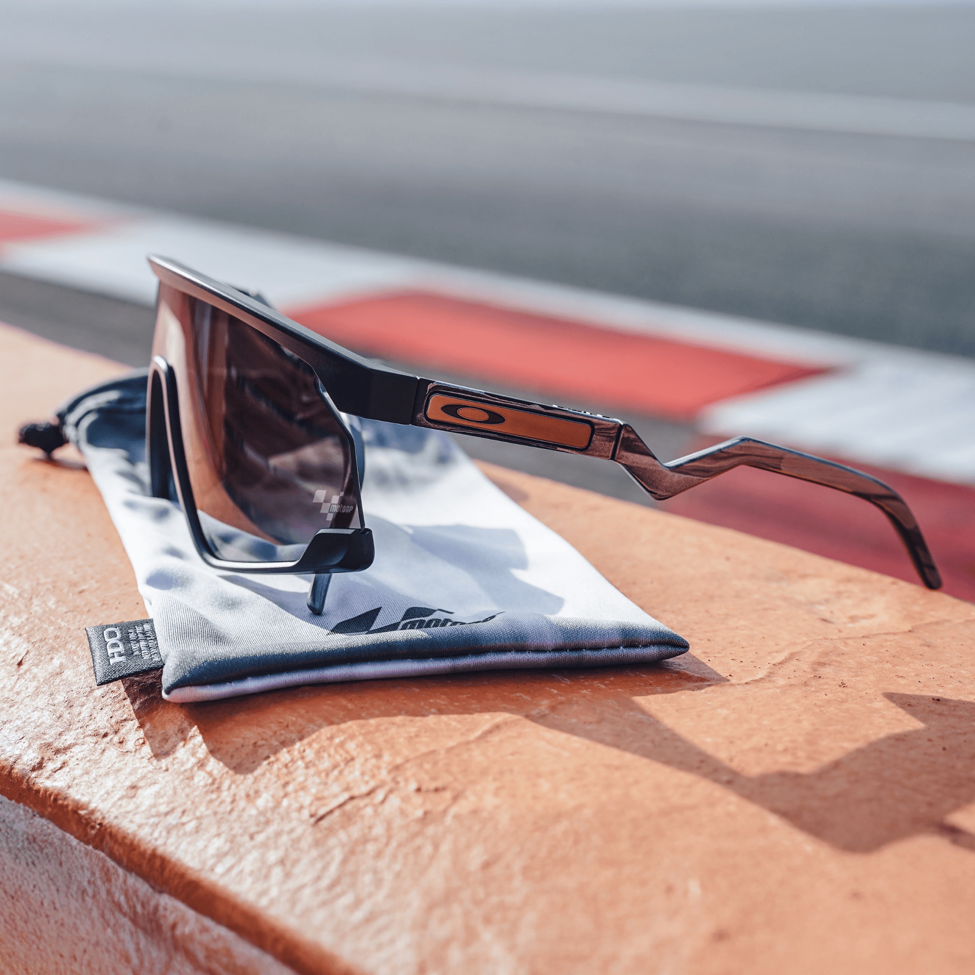オークリー BXTR MotoGP™ Collectionサングラス Matte Blackフレームと