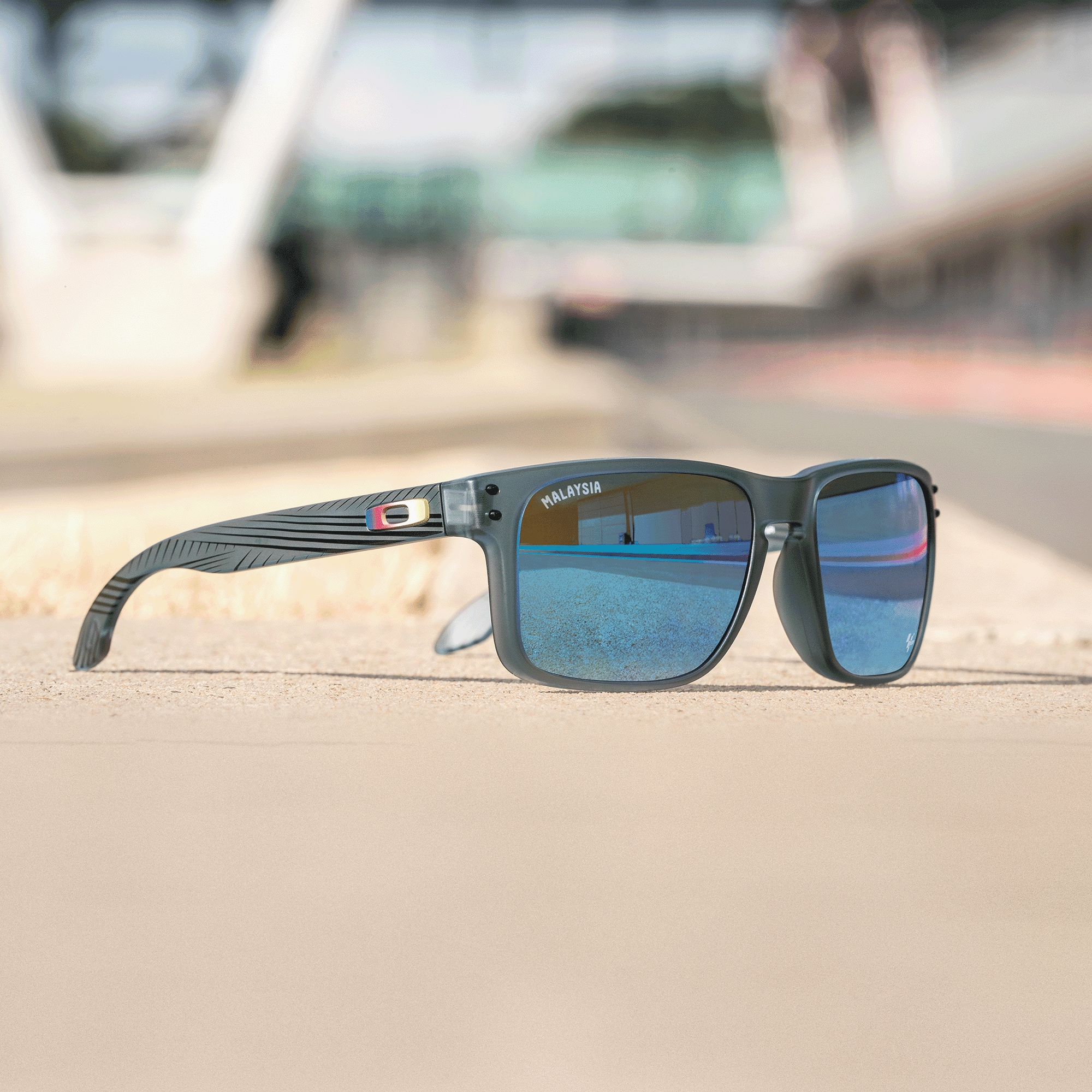 Óculos de Sol Oakley Holbrook MotoGP™ Sepang Limited Edition com